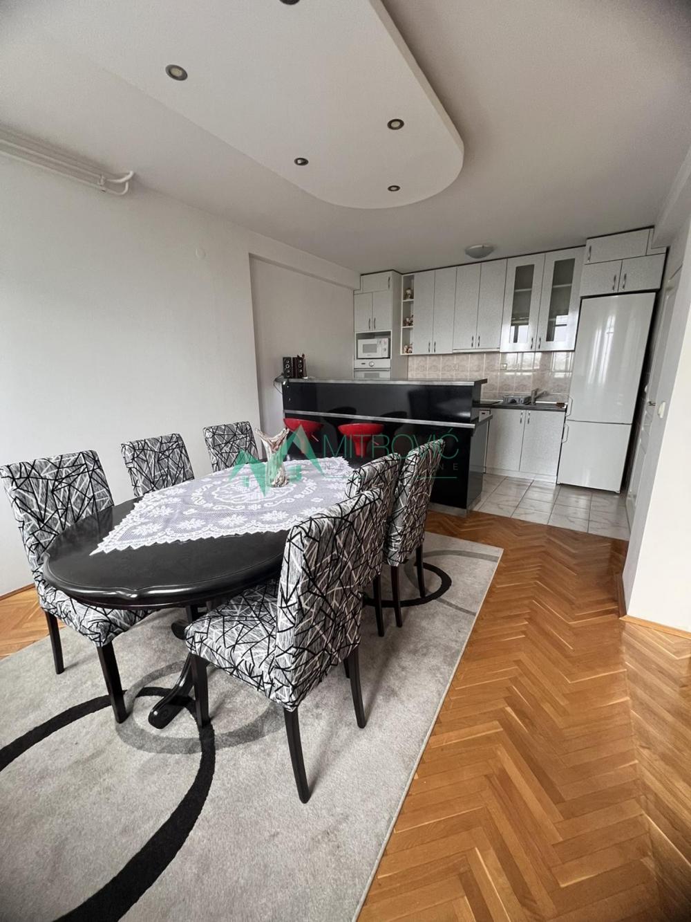 Slika 6 - NOVI SAD, BULEVAR OSLOBOĐENJA, TROSOBAN 101M2 sa nameštajem 