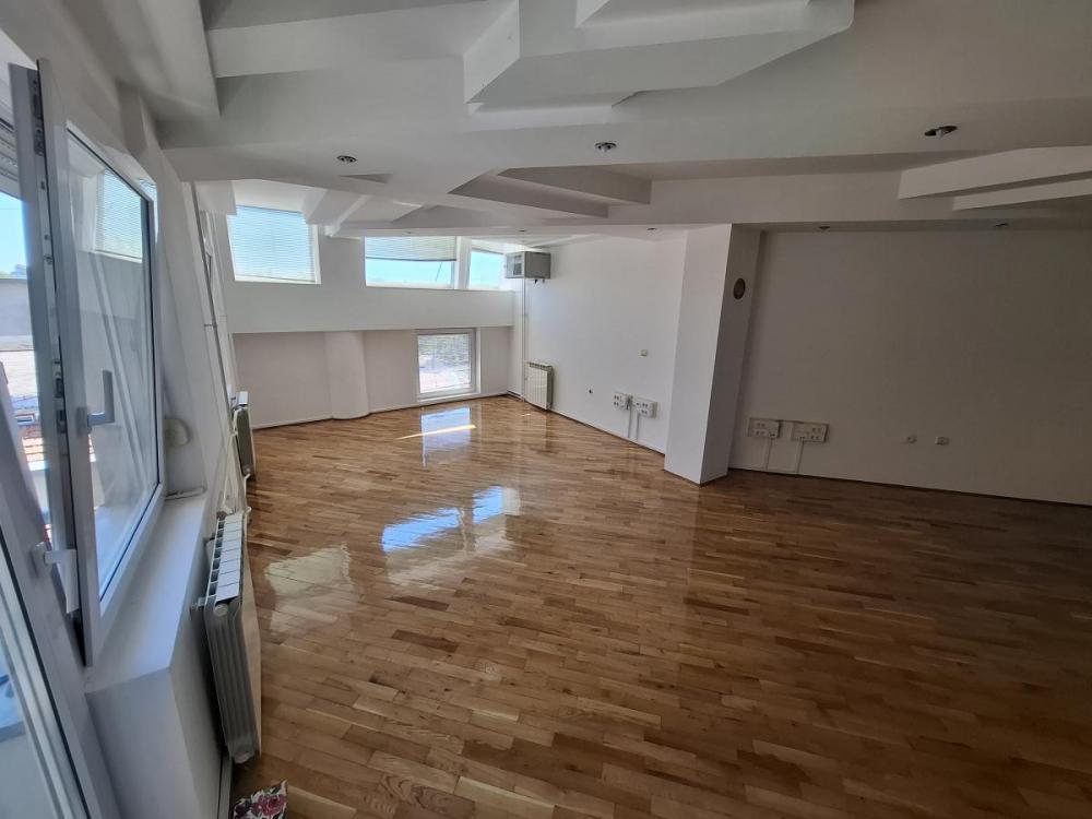 Slika 1 - Stan u strogom Centru grada Zmaj Jovina