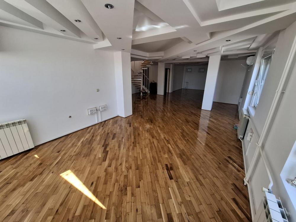 Slika 4 - Stan u strogom Centru grada Zmaj Jovina