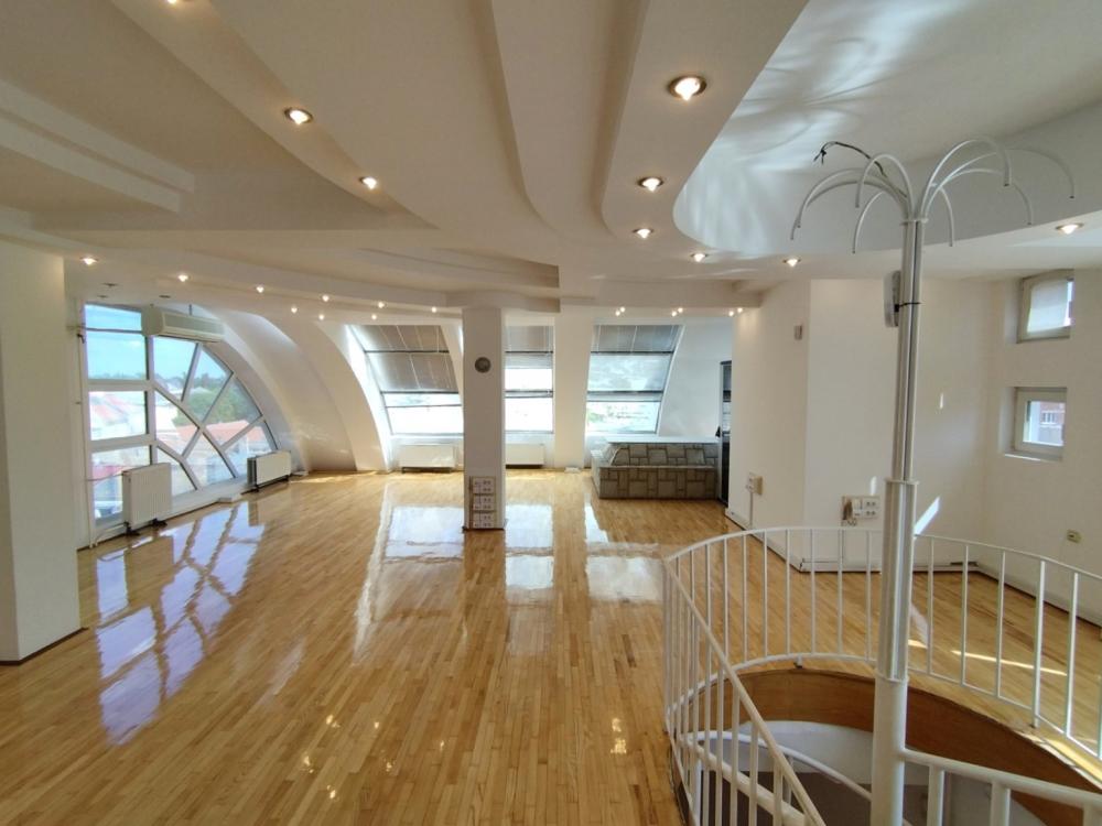 Slika 1 - Jedinstvena nekretnina - šestosoban stan, CENTAR