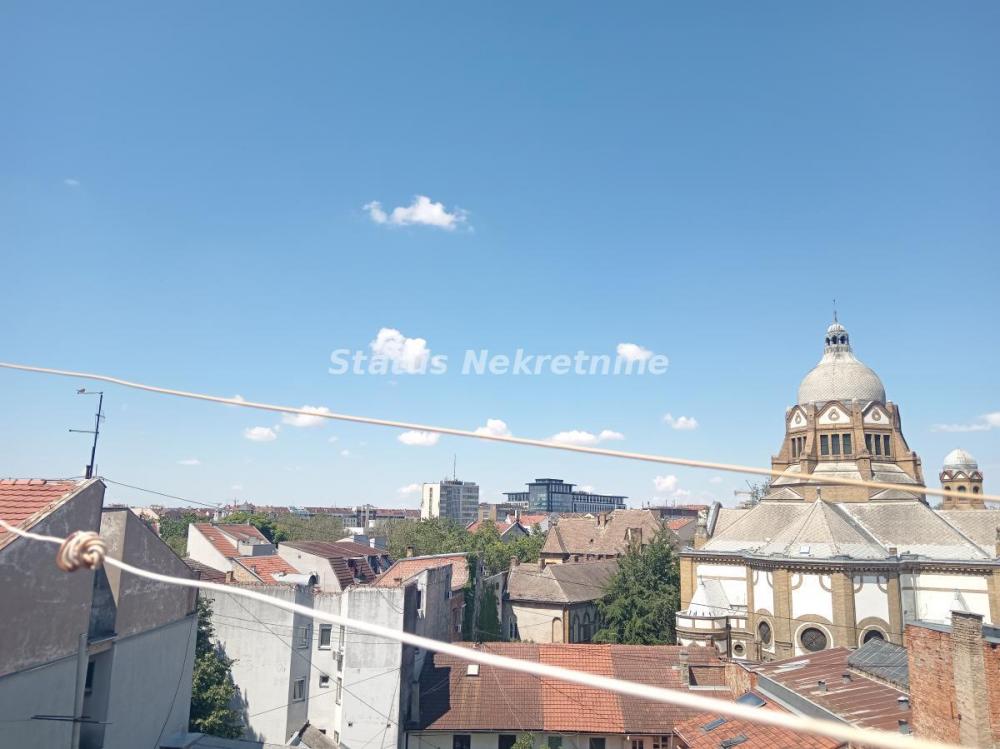 Slika 3 - Strogi centar grada, Petra Drapšina  sa pogledom na Sinagogu