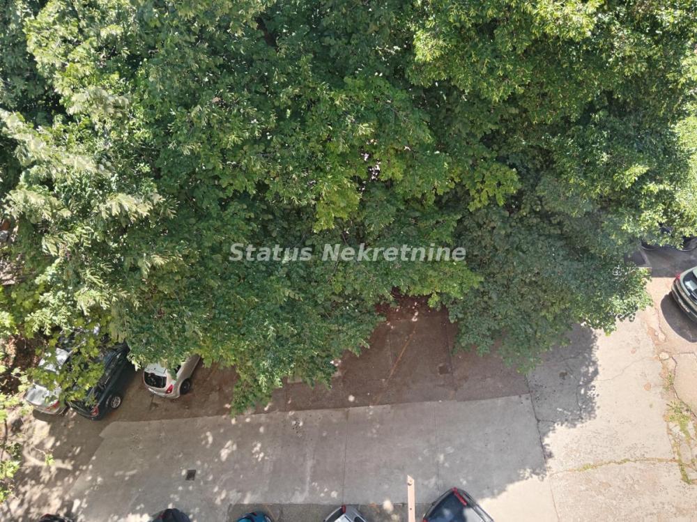 Slika 2 - Strogi centar grada, Petra Drapšina  sa pogledom na Sinagogu