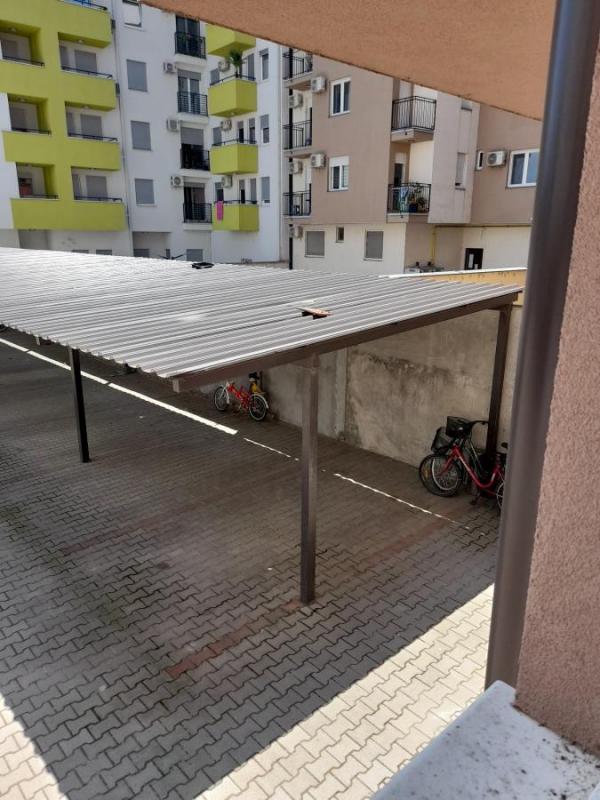 Slika 11 - Trosoban, 74m2, Podbara Novi Sad, sa terasom, ima lift