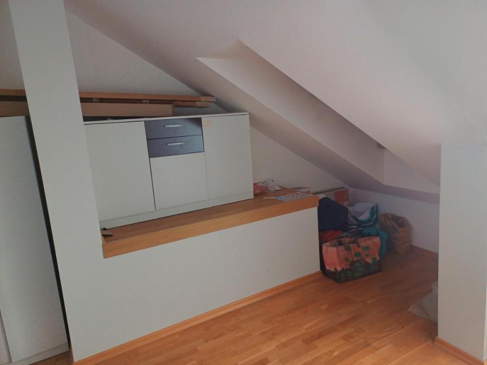 Slika 5 - Trosoban, 74m2, Podbara Novi Sad, sa terasom, ima lift