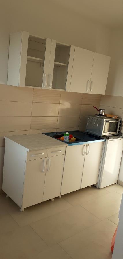 Slika 2 - Trosoban, 74m2, Podbara Novi Sad, sa terasom, ima lift