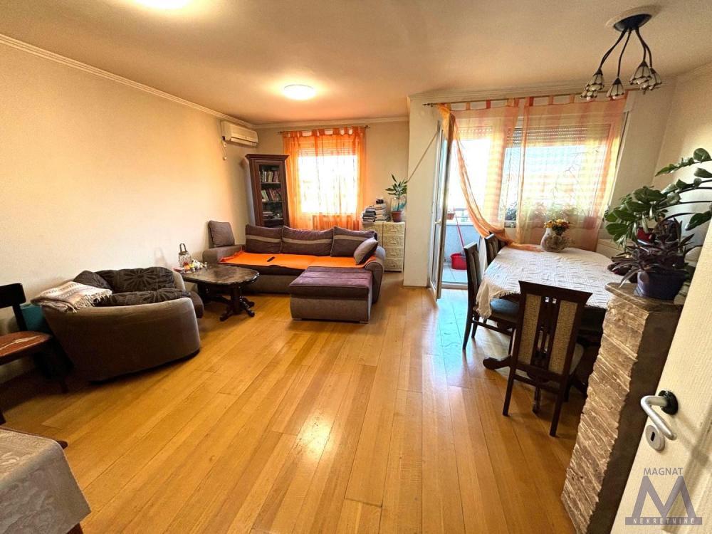 Glavna slika -Stan,NOVI SAD,SOMBORSKI BULEVAR,kv: 87, € 154500, ID: 1019018