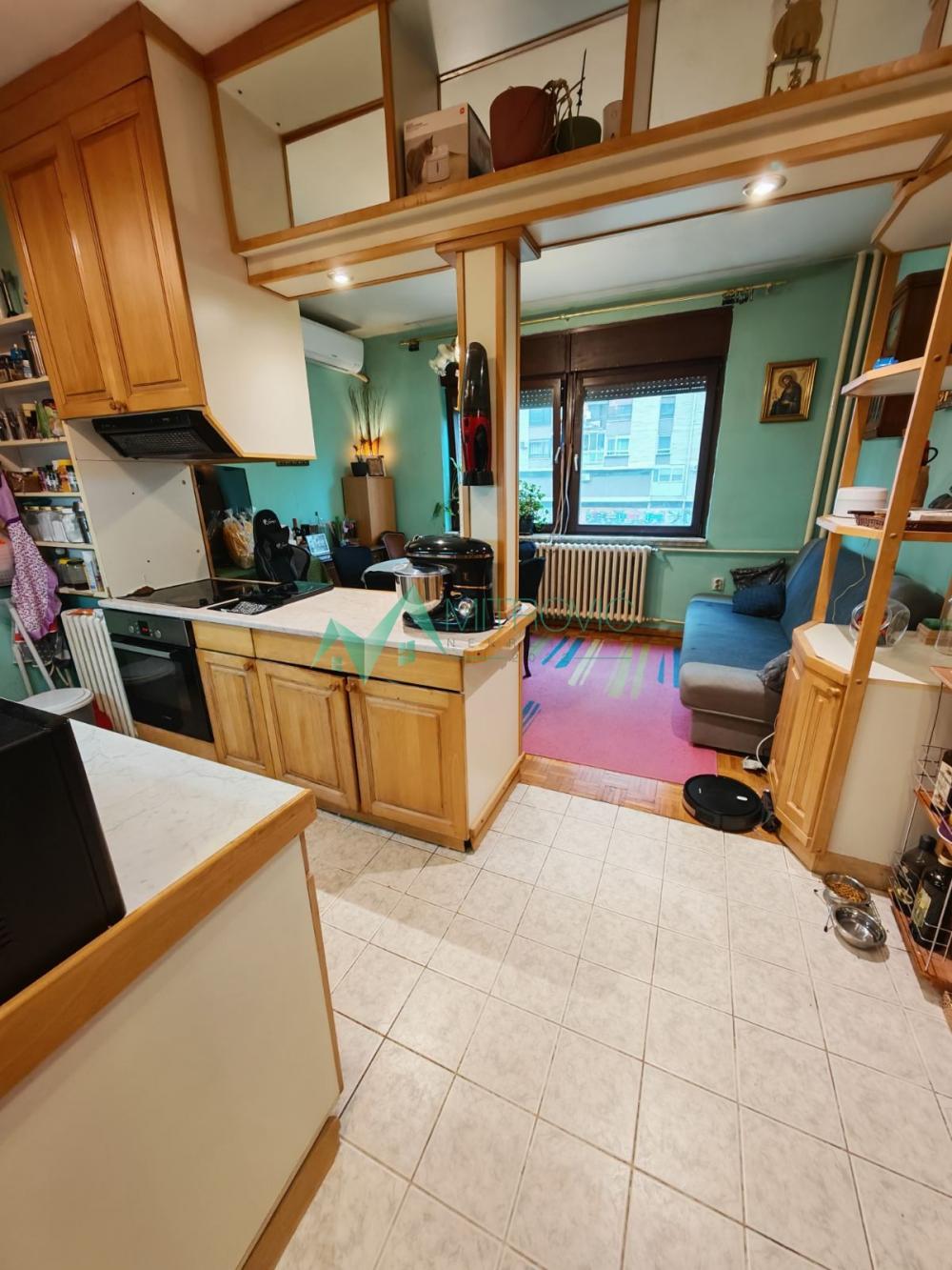 Slika 3 - Bulevar, 65m2. Dvoiposoban.  