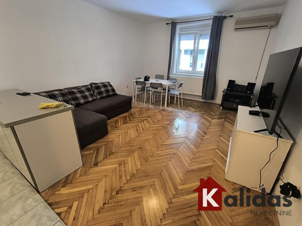 Slika 9 - Stan,NOVI SAD,GRBAVICA,kv: 48, € 123600, ID: 1007777
