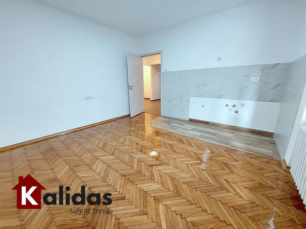 Slika 2 - Stan,NOVI SAD,GRBAVICA,kv: 52, € 144200, ID: 1007764