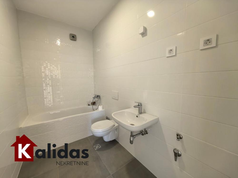 Slika 4 - Stan,NOVI SAD,SOMBORSKA RAMPA,kv: 44, € 121540, ID: 1007702