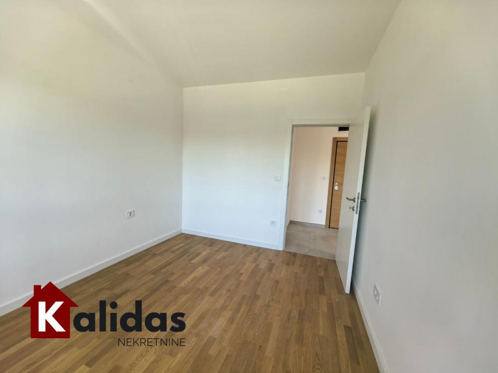 Slika 8 - Stan,NOVI SAD,SOMBORSKA RAMPA,kv: 44, € 121540, ID: 1007702