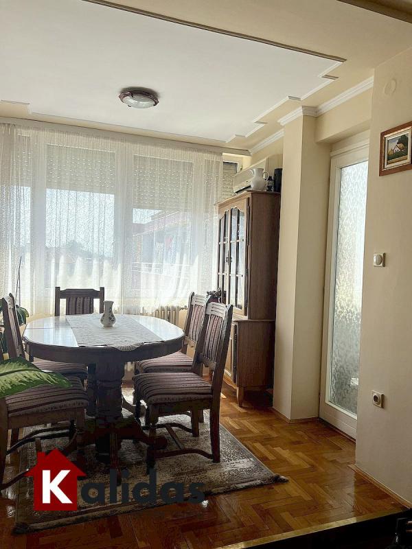 Slika 1 - Stan,NOVI SAD,BULEVAR,kv: 55, € 130000, ID: 1006963