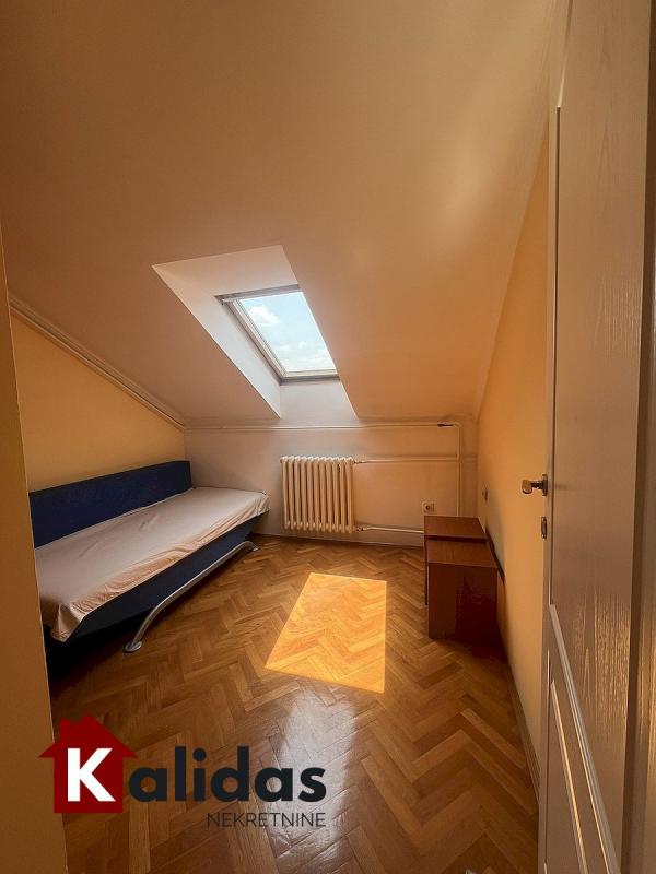 Slika 10 - Stan,NOVI SAD,BULEVAR,kv: 55, € 130000, ID: 1006963