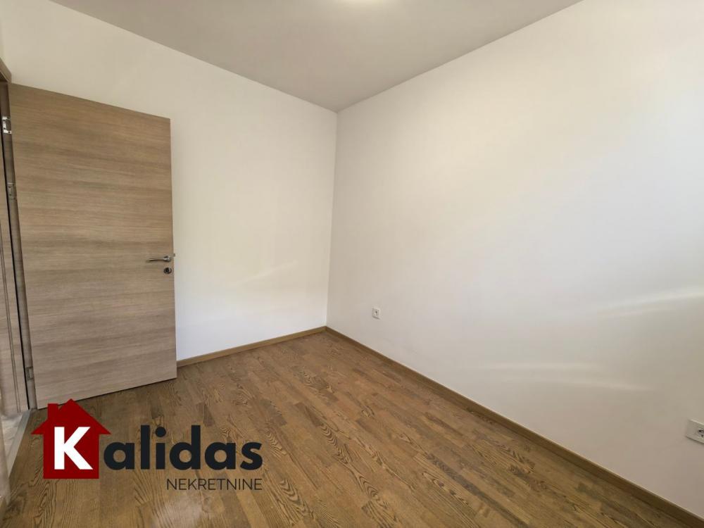 Slika 5 - Stan,NOVI SAD,GRBAVICA,kv: 44, € 90500, ID: 1007656