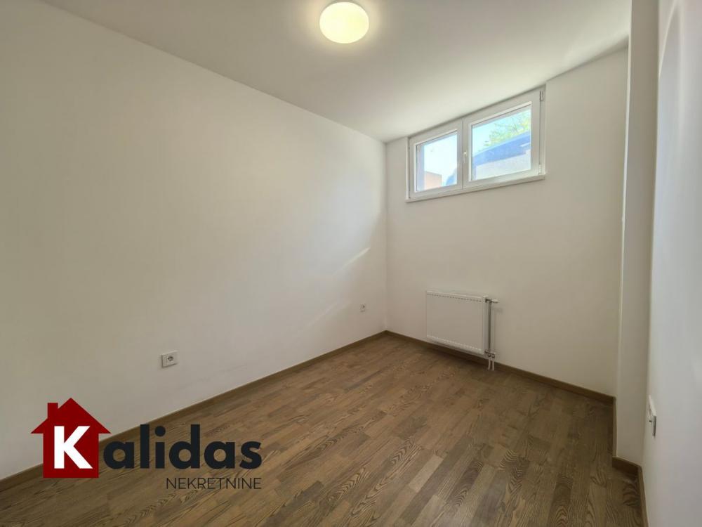 Slika 4 - Stan,NOVI SAD,GRBAVICA,kv: 44, € 90500, ID: 1007656
