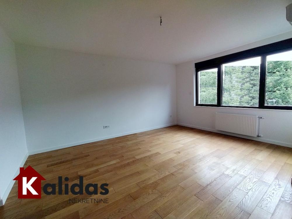 Slika 2 - Stan,NOVI SAD,CENTAR,kv: 123, € 456000, ID: 1006533
