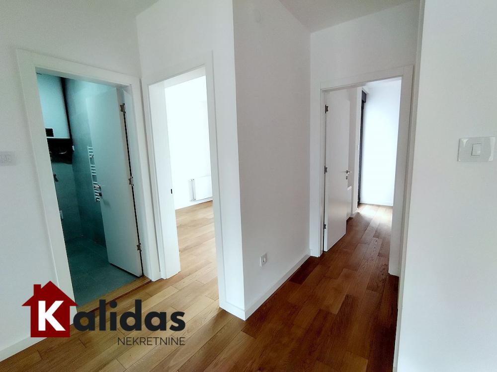 Slika 9 - Stan,NOVI SAD,CENTAR,kv: 123, € 456000, ID: 1006533
