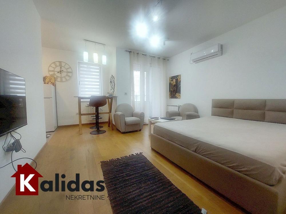 Glavna slika -Stan,NOVI SAD,BULEVAR EVROPE,kv: 29, € 105000, ID: 1007621