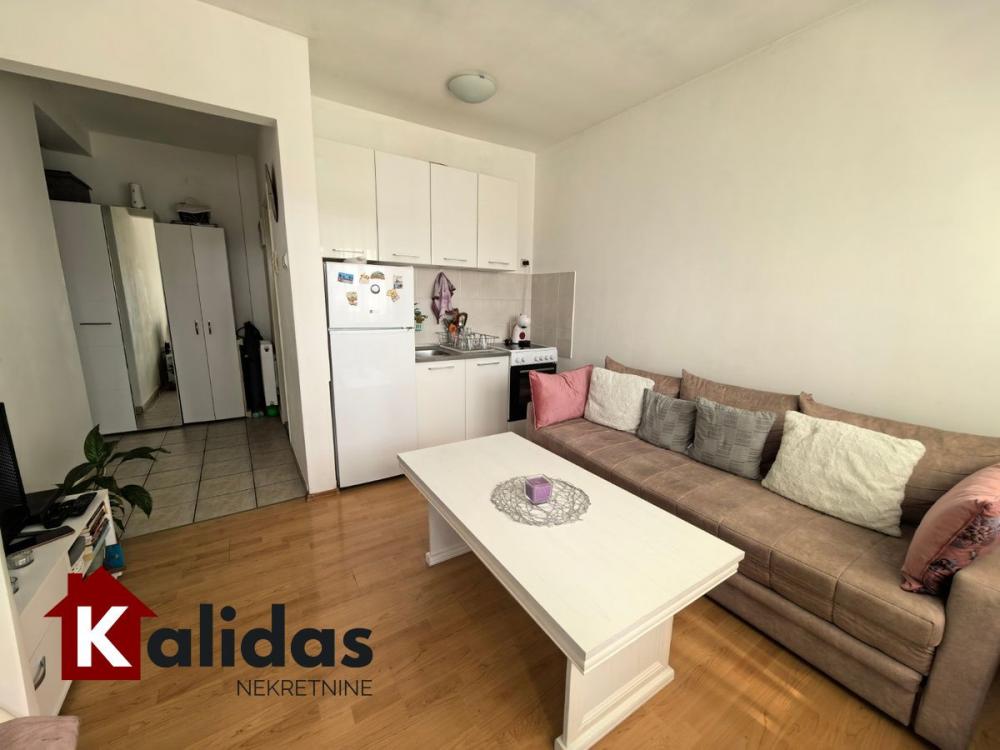 Slika 4 - Stan,NOVI SAD,DETELINARA,kv: 24, € 72100, ID: 1007717