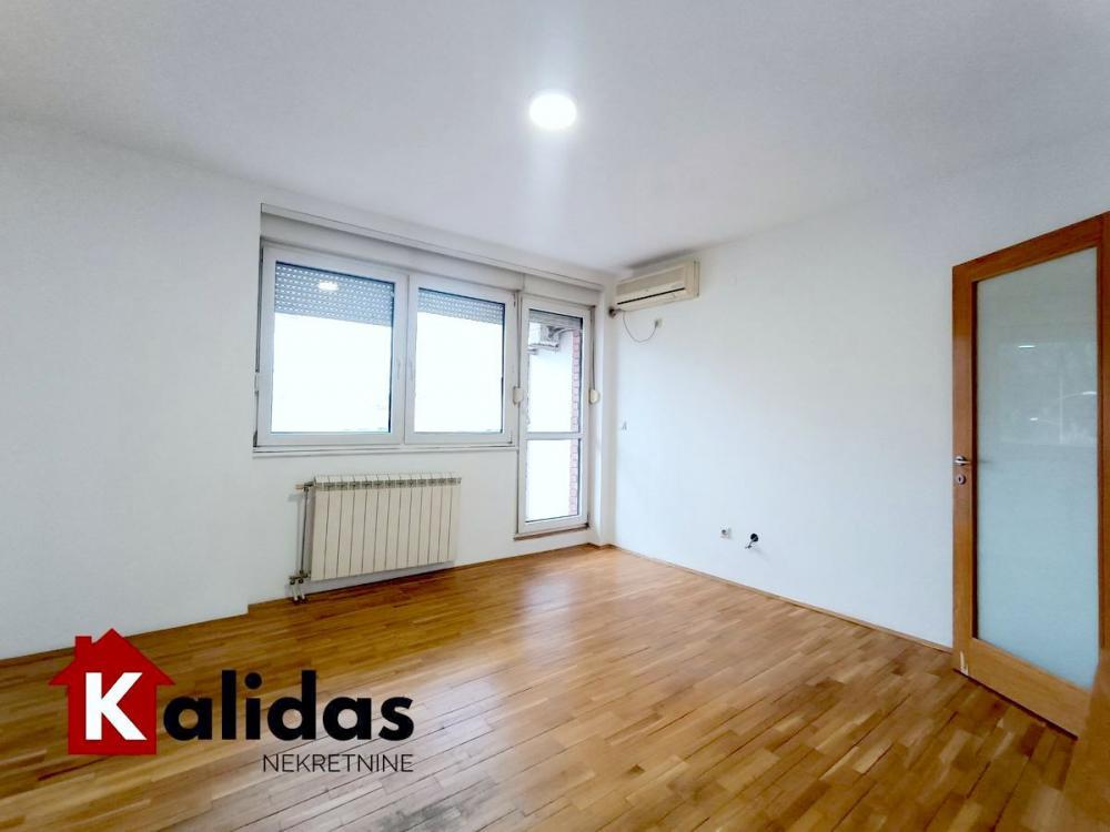 Glavna slika -Stan,NOVI SAD,CENTAR,kv: 32, € 103000, ID: 1007395