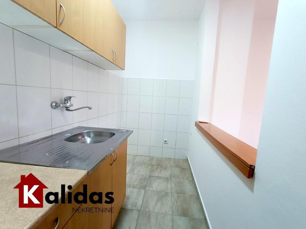 Slika 3 - Stan,NOVI SAD,CENTAR,kv: 32, € 103000, ID: 1007395