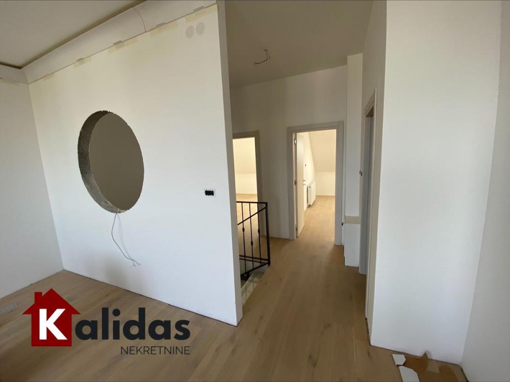 Slika 4 - Stan,NOVI SAD,SALAJKA,kv: 74, € 226600, ID: 1007663