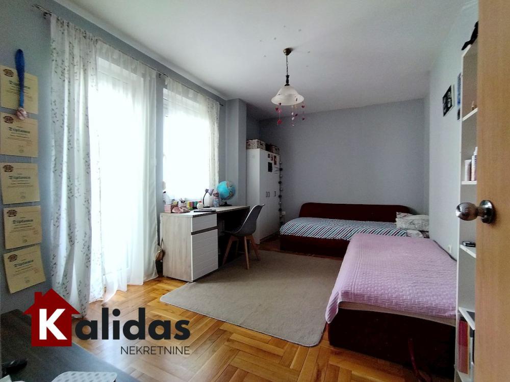 Slika 11 - Stan,NOVI SAD,CENTAR,kv: 72, € 164800, ID: 1006866