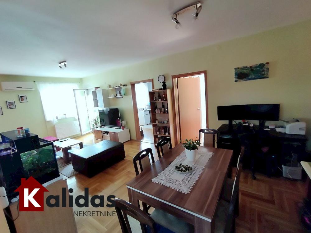 Slika 3 - Stan,NOVI SAD,CENTAR,kv: 72, € 164800, ID: 1006866
