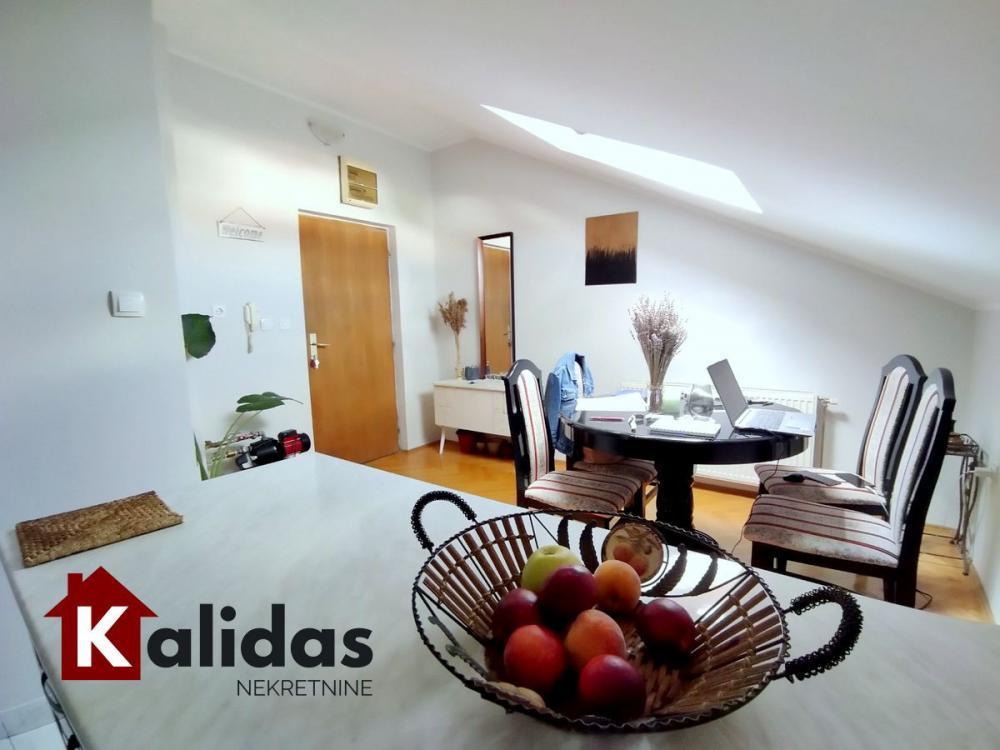 Glavna slika -Stan,NOVI SAD,BULEVAR,kv: 48, € 98900, ID: 1005638