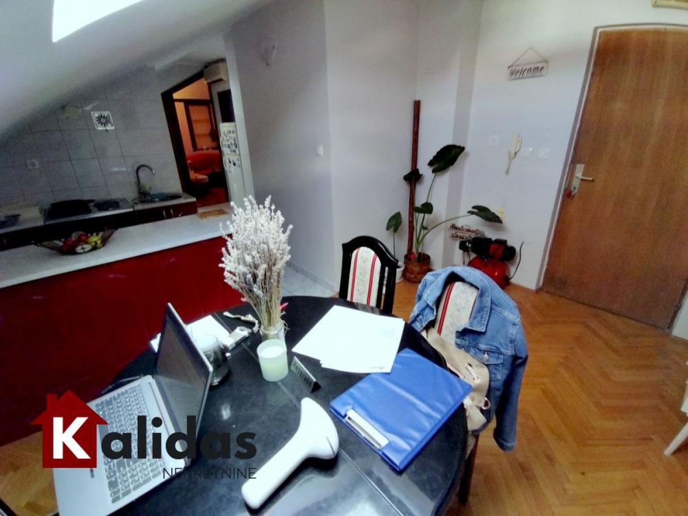 Slika 2 - Stan,NOVI SAD,BULEVAR,kv: 48, € 98900, ID: 1005638