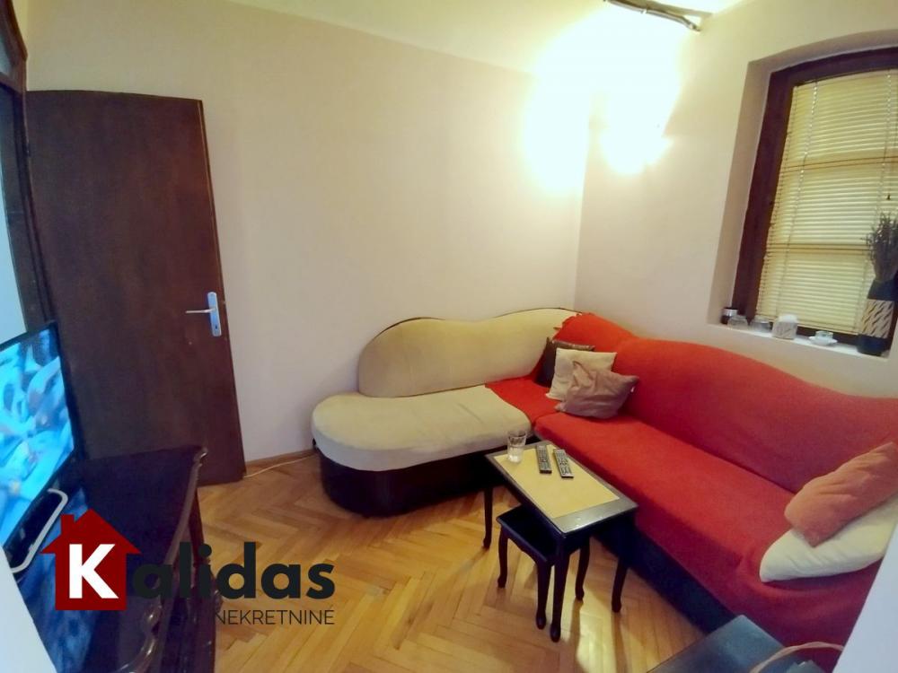 Slika 11 - Stan,NOVI SAD,BULEVAR,kv: 48, € 98900, ID: 1005638