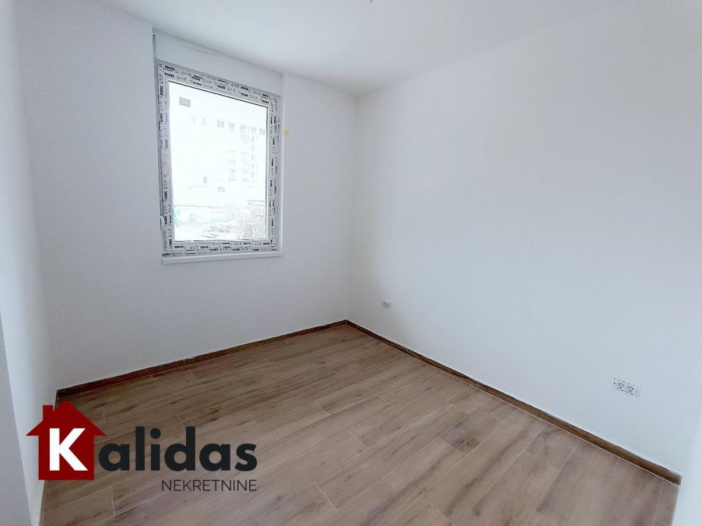 Slika 4 - Stan,NOVI SAD,TELEP,kv: 44, € 110000, ID: 1007105