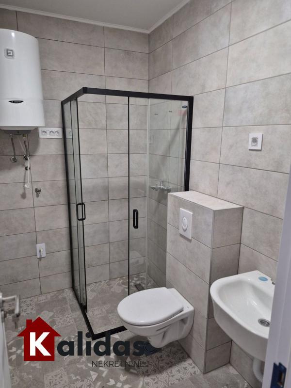 Slika 3 - Stan,NOVI SAD,TELEP,kv: 44, € 110000, ID: 1007105