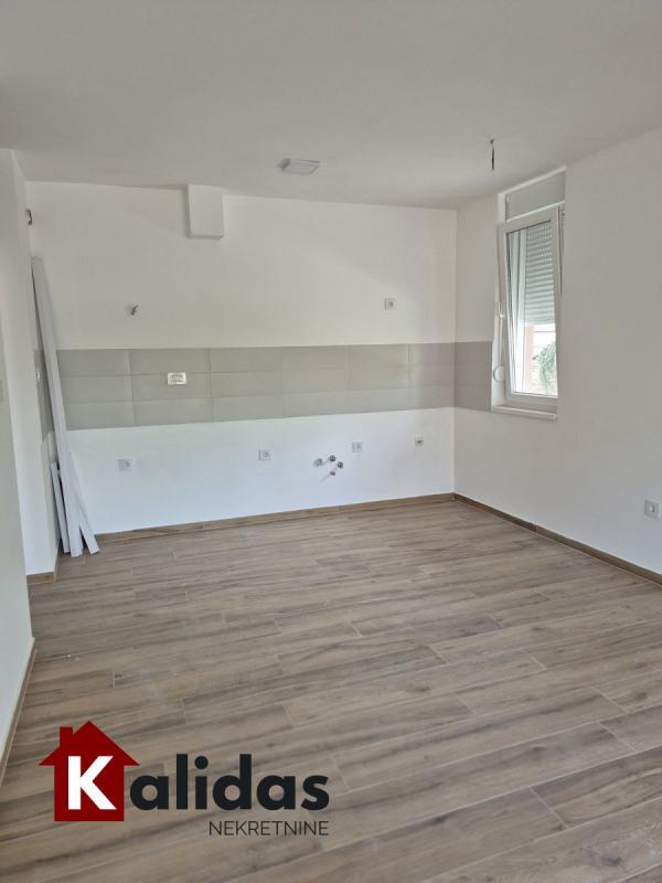Slika 1 - Stan,NOVI SAD,TELEP,kv: 44, € 110000, ID: 1007105