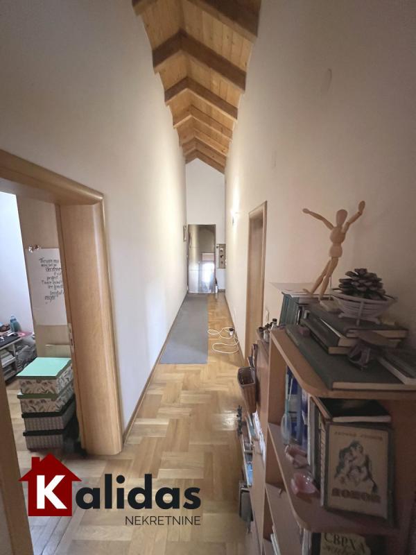 Slika 4 - Stan,NOVI SAD,CENTAR,kv: 100, € 164800, ID: 1005495