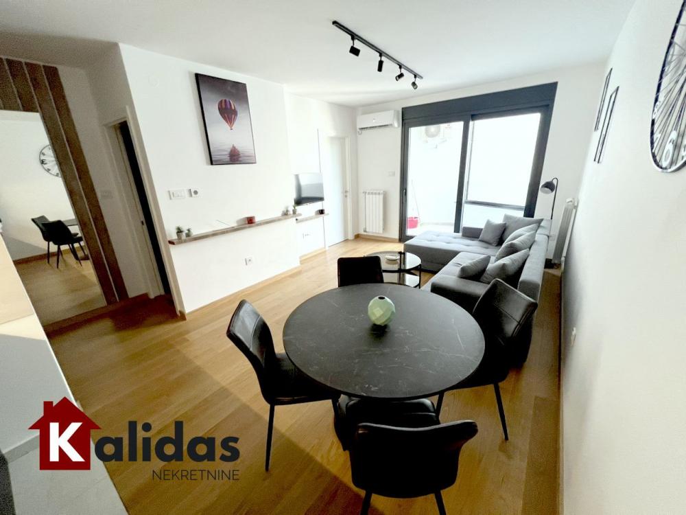 Slika 1 - Stan,NOVI SAD,CENTAR,kv: 48, € 185400, ID: 1007110