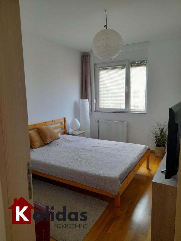 Slika 10 - Stan,NOVI SAD,TELEP,kv: 48, € 119480, ID: 1006923