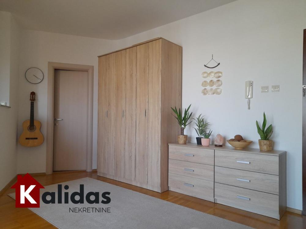 Slika 7 - Stan,NOVI SAD,TELEP,kv: 48, € 119480, ID: 1006923