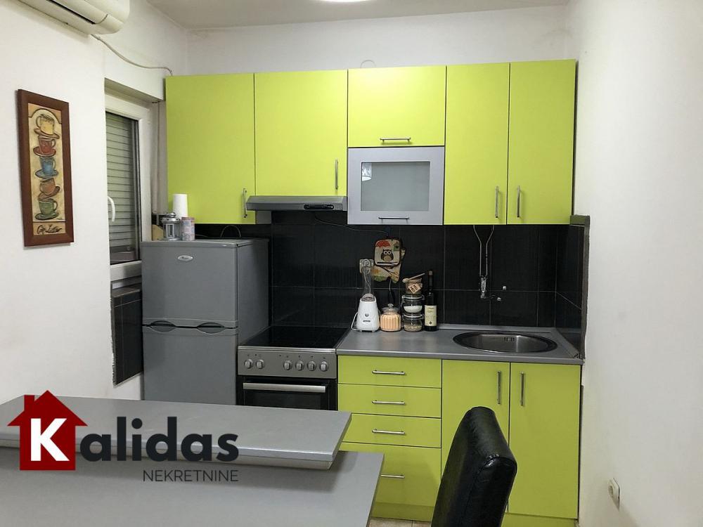 Slika 2 - Stan,NOVI SAD,CENTAR,kv: 45, € 134400, ID: 1005601