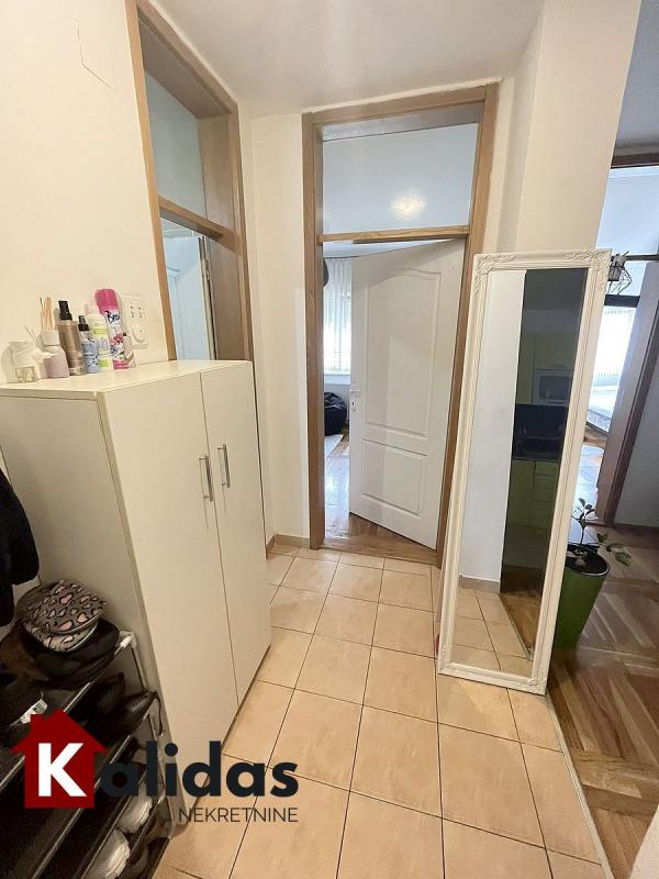 Slika 8 - Stan,NOVI SAD,CENTAR,kv: 45, € 134400, ID: 1005601