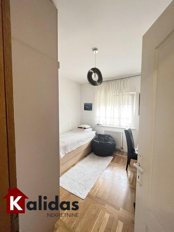 Slika 4 - Stan,NOVI SAD,CENTAR,kv: 45, € 134400, ID: 1005601