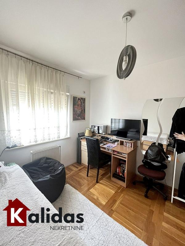 Slika 5 - Stan,NOVI SAD,CENTAR,kv: 45, € 134400, ID: 1005601