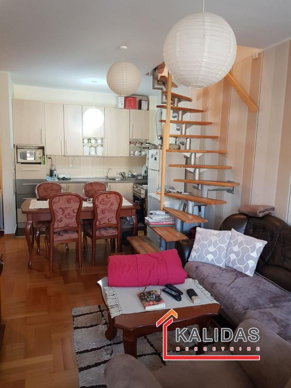 Slika 2 - Stan,NOVI SAD,BULEVAR,kv: 52, € 194670, ID: 1001345