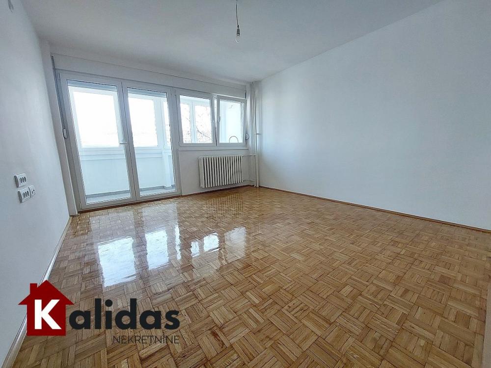 Slika 9 - Stan,NOVI SAD,BULEVAR,kv: 63, € 161400, ID: 1007510