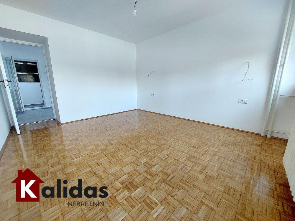 Slika 3 - Stan,NOVI SAD,BULEVAR,kv: 63, € 161400, ID: 1007510