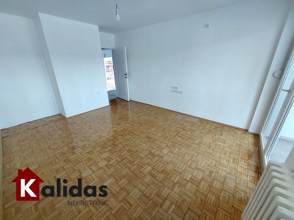 Slika 11 - Stan,NOVI SAD,BULEVAR,kv: 63, € 161400, ID: 1007510