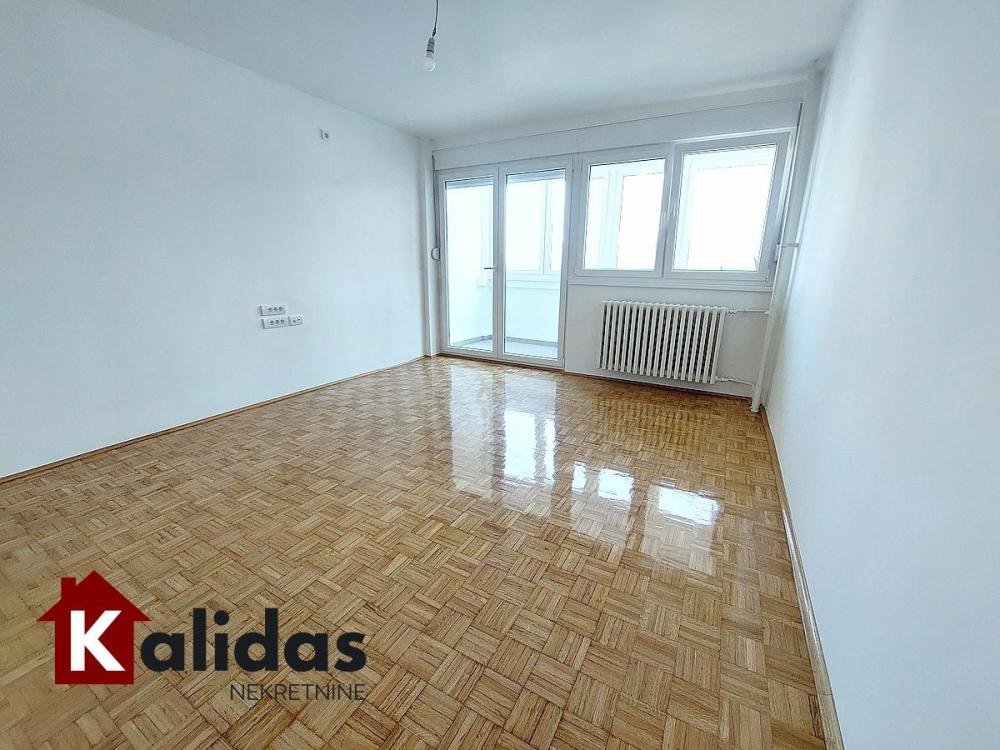 Slika 10 - Stan,NOVI SAD,BULEVAR,kv: 63, € 161400, ID: 1007510