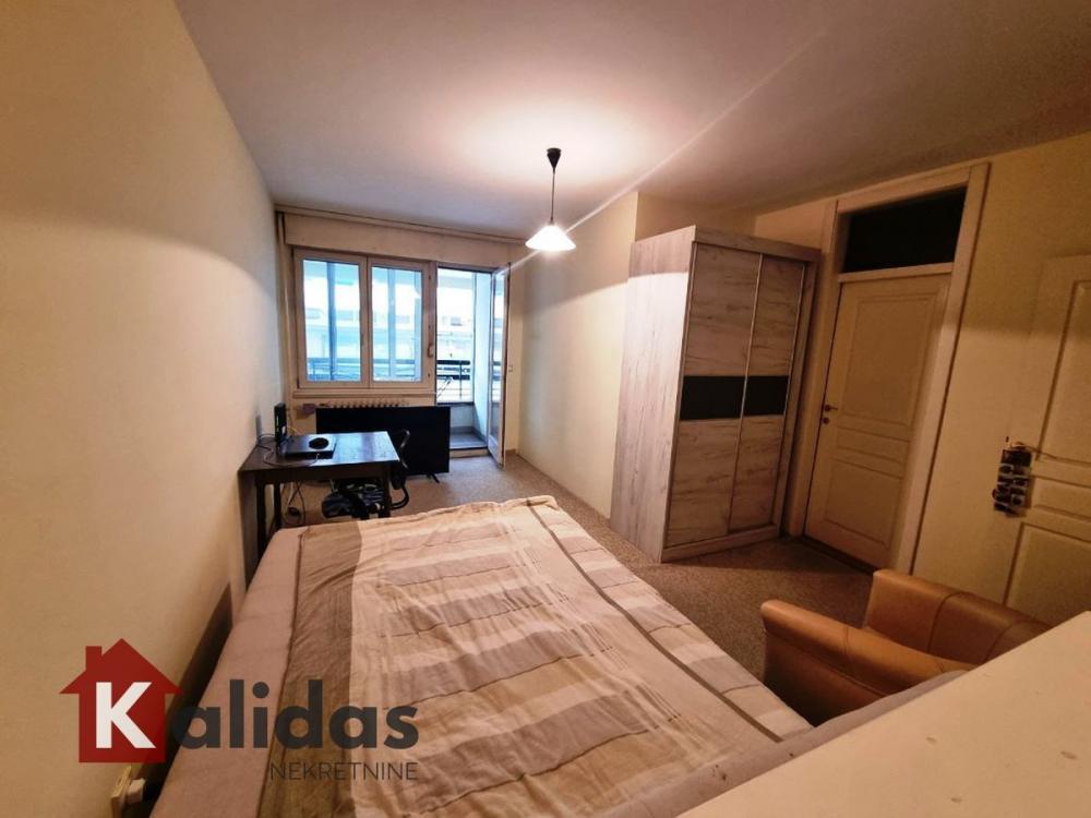 Slika 3 - Stan,NOVI SAD,BULEVAR,kv: 31, € 85490, ID: 1007178