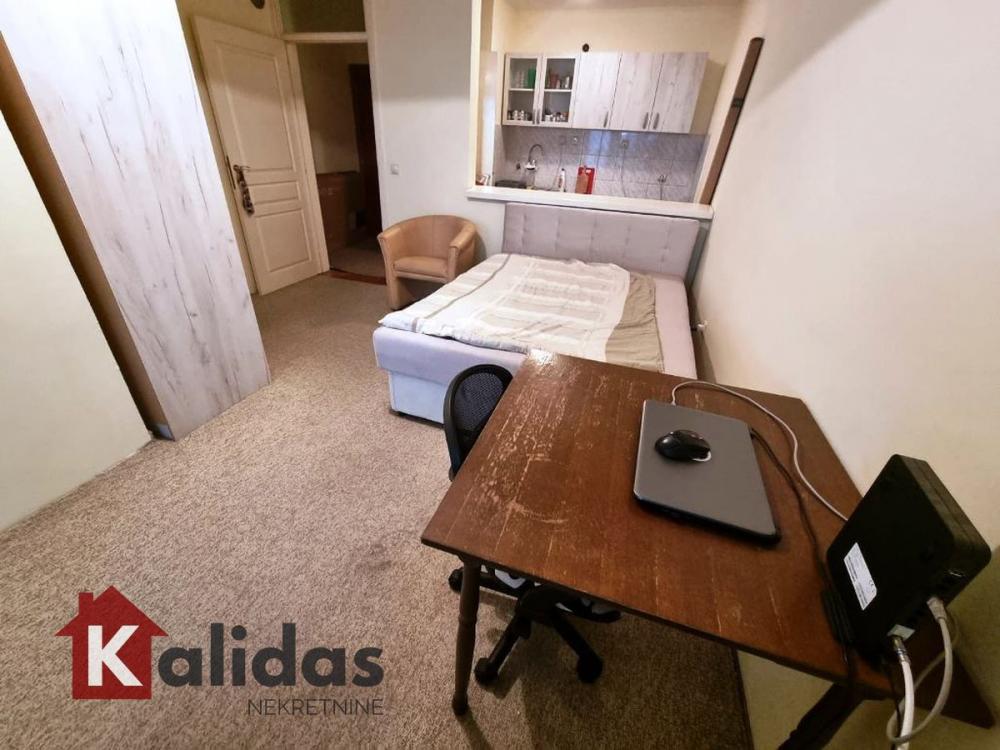 Slika 2 - Stan,NOVI SAD,BULEVAR,kv: 31, € 85490, ID: 1007178