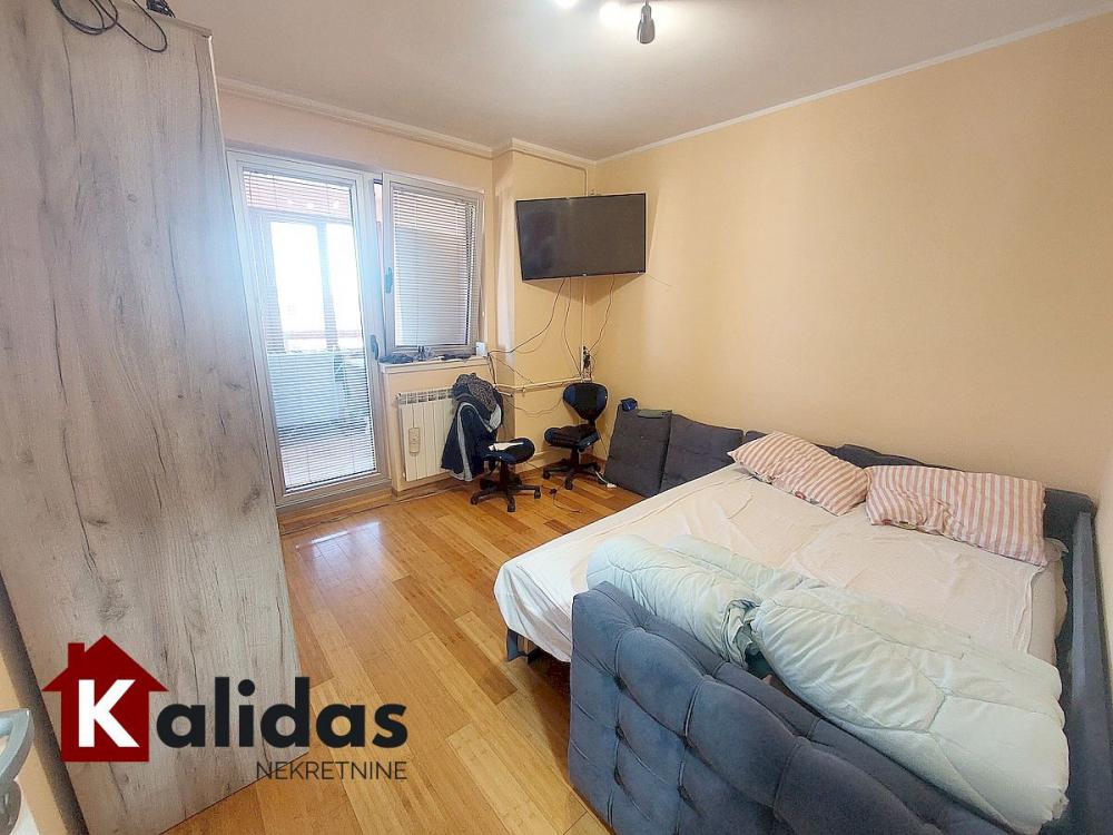 Slika 10 - Stan,NOVI SAD,BULEVAR,kv: 44, € 135960, ID: 1007235